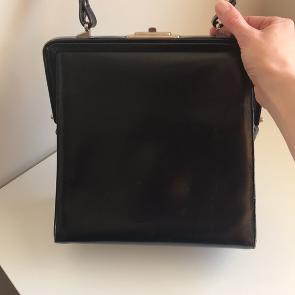 Sweetest Vintage Handbag - Picture 7 of 9